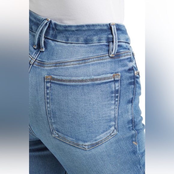 Good American Good Legs Crop Mini Bootcut Jeans - Picture 4 of 7